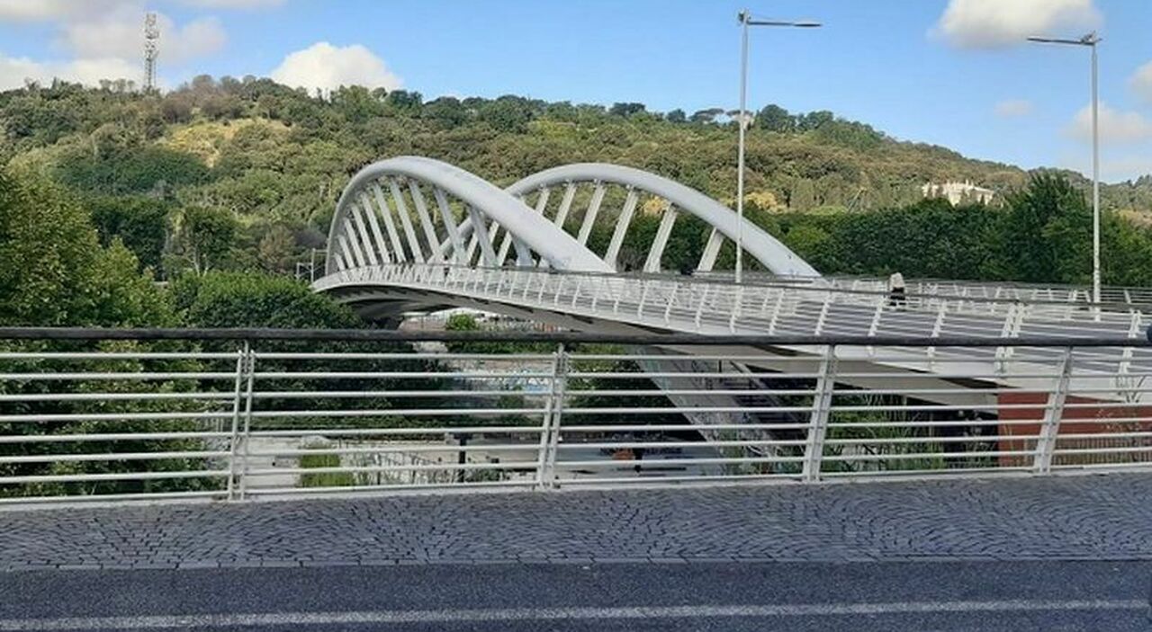 Un turista tedesco perde la vita in un tragico scontro con un’auto, con un guidatore di 27 anni coinvolto