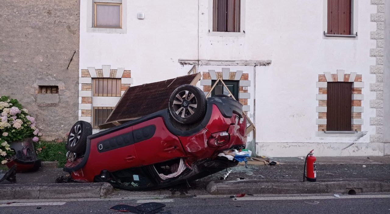 Incidenti, tre carambole notturne in Friuli: quattro feriti, uno è gravissimo