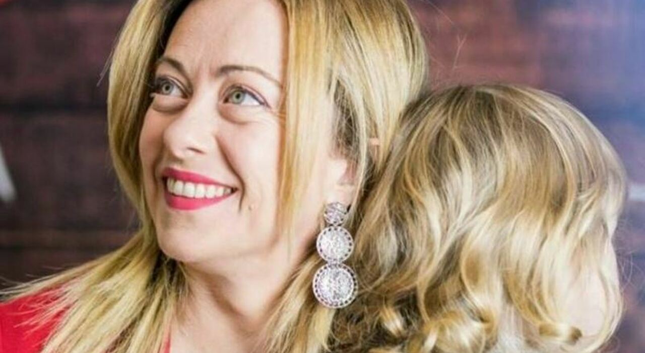 Meloni, minacce alla figlia: individuato il prof campano autore degli insulti, chi è e cosa insegna Meloni, minacce alla figlia: individuato il prof campano autore degli insulti, chi è e cosa insegna