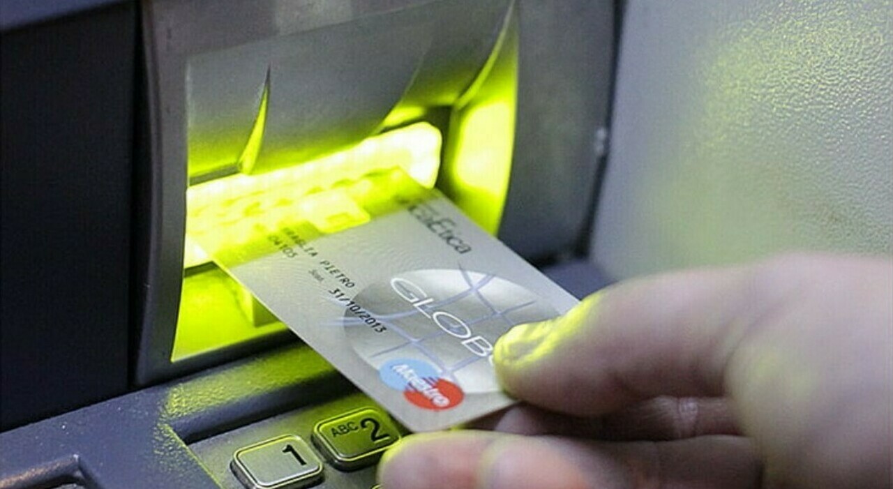 Bancomat fatto esplodere all Bancomat fatto esplodere all