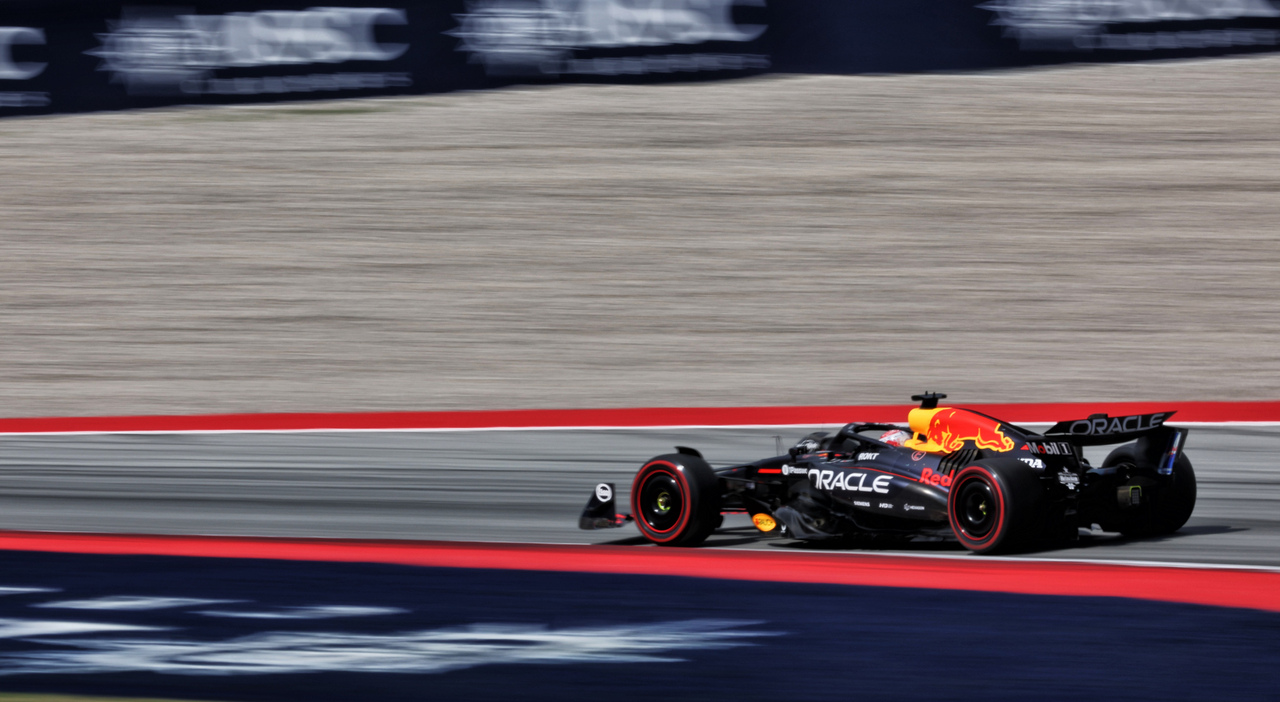 GP di Spagna, la diretta: Verstappen nuovo leader dopo il pit stop di Piastri e Norris, Leclerc quarto e Hamilton quinto GP di Spagna, la diretta: Verstappen nuovo leader dopo il pit stop di Piastri e Norris, Leclerc quarto e Hamilton quinto