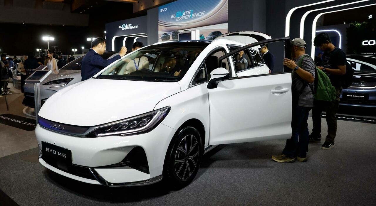 Un modello BYD in esposizione