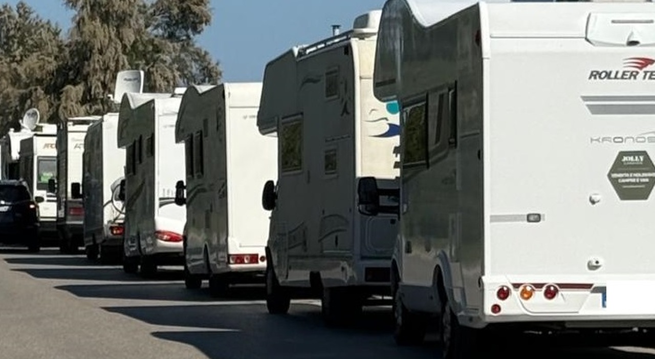cingoli camperisti presi a sassate dai baby bulli notti da incubo ecco come erano vestiti genitori li riconoscete