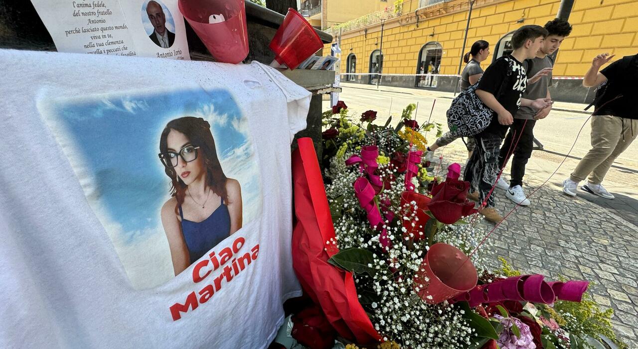 l ultimo saluto a martina carbonaro applausi scroscianti si funerali della 14enne giustizia