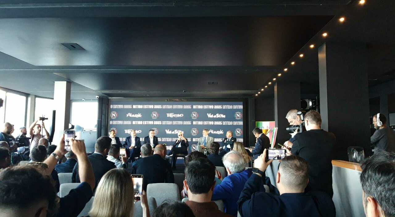 Napoli, la presentazione dei ritiri di dimaro e castel di sangro. De laurentiis: «de bruyne? Un colpo in una squadra da potenziare»