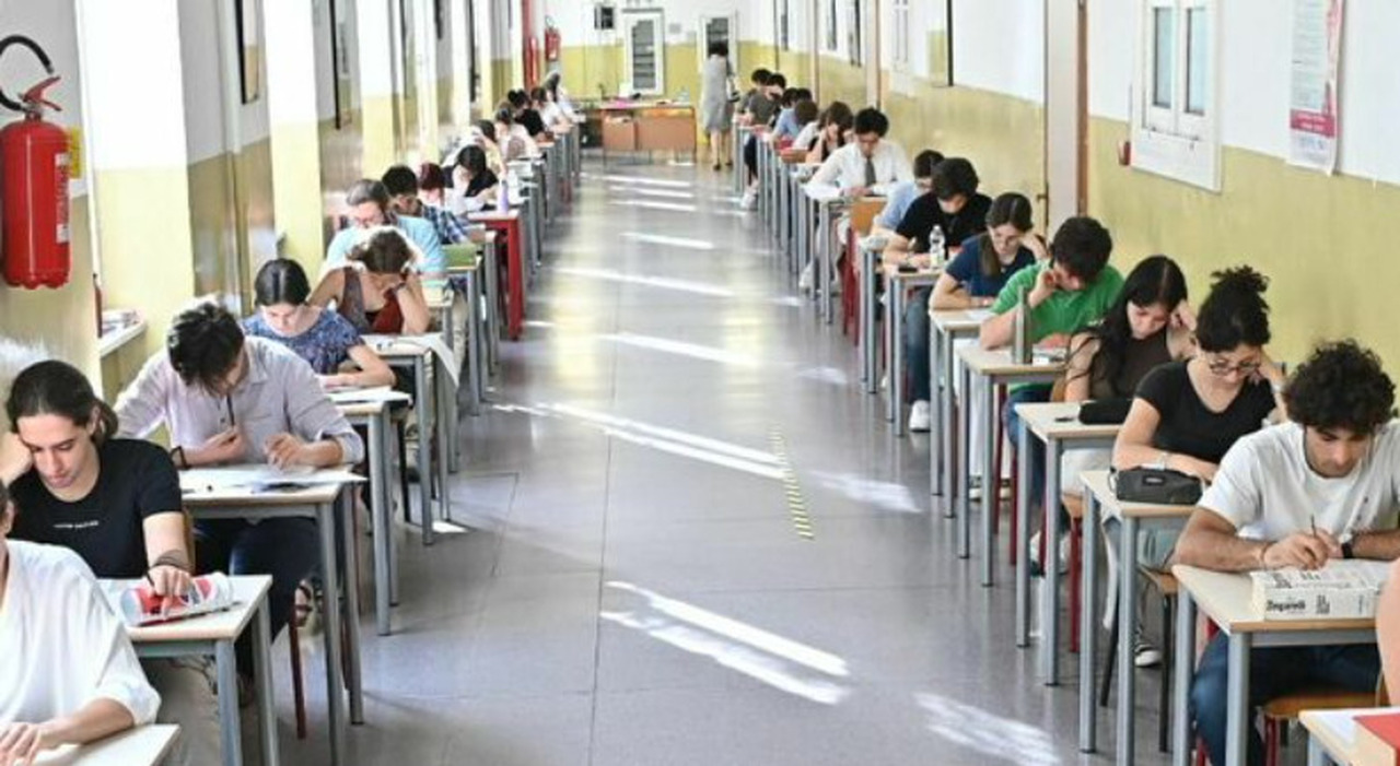 Maturità 2025, i nomi dei commissari esterni: ecco come trovarli, scuola per scuola. Date e prove: la guida sull