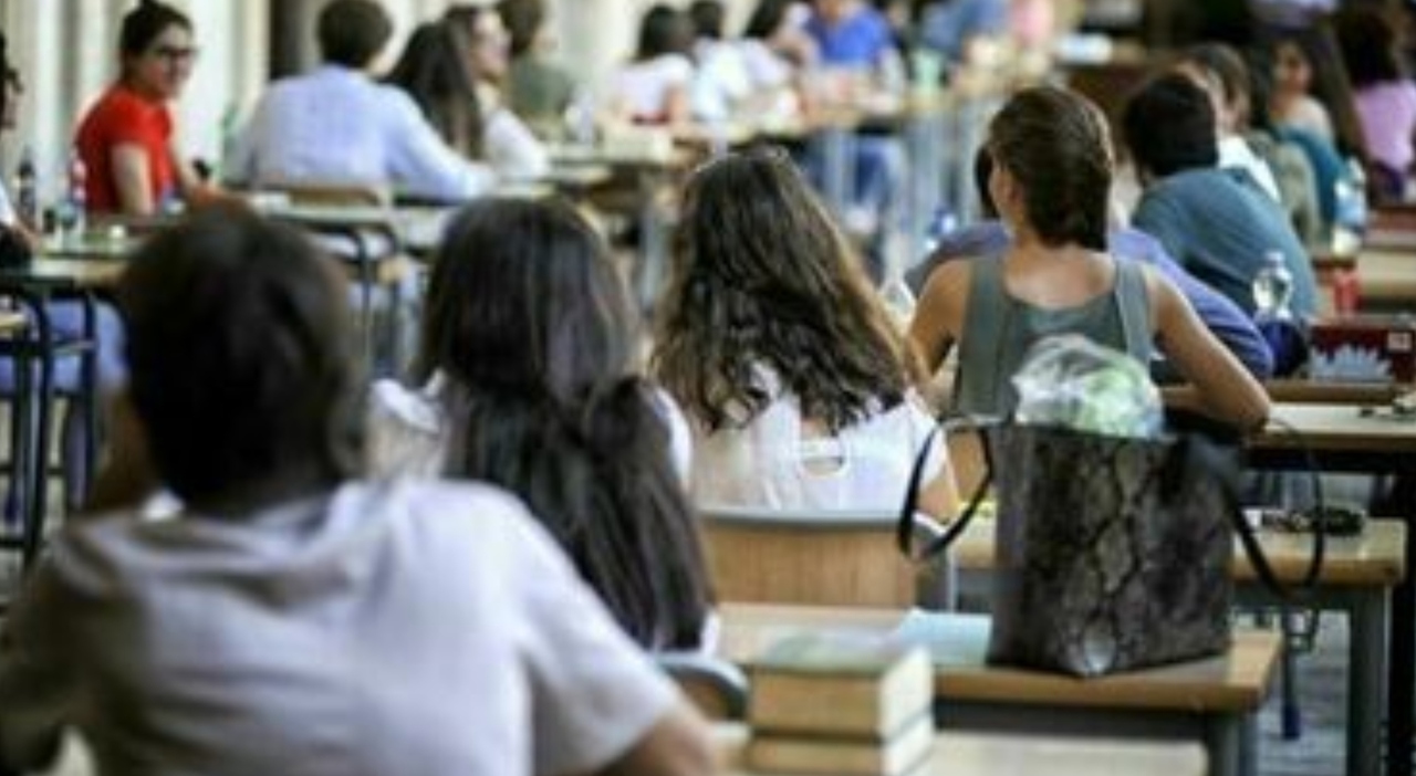 Maturità 2025, il decalogo per affrontare la Prima Prova: perché la brutta copia serve. La ?caccia? ai commissari esterni è partita Maturità 2025, il decalogo per affrontare la Prima Prova: perché la brutta copia serve. La ?caccia? ai commissari esterni è partita