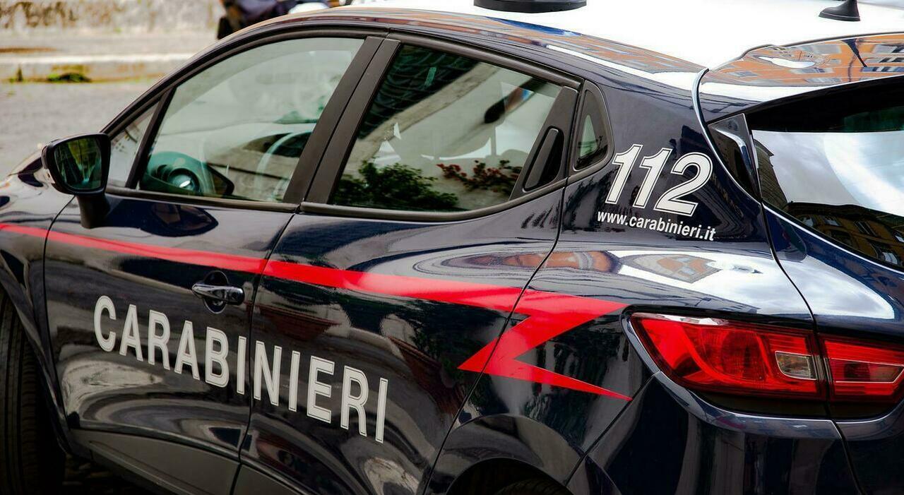 Uccide la moglie con la pistola e poi si toglie la vita Uccide la moglie con la pistola e poi si toglie la vita