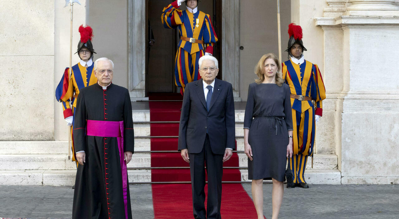 Mattarella in Vaticano per il primo incontro con Papa Leone XIV, nella delegazione presente anche Tajani