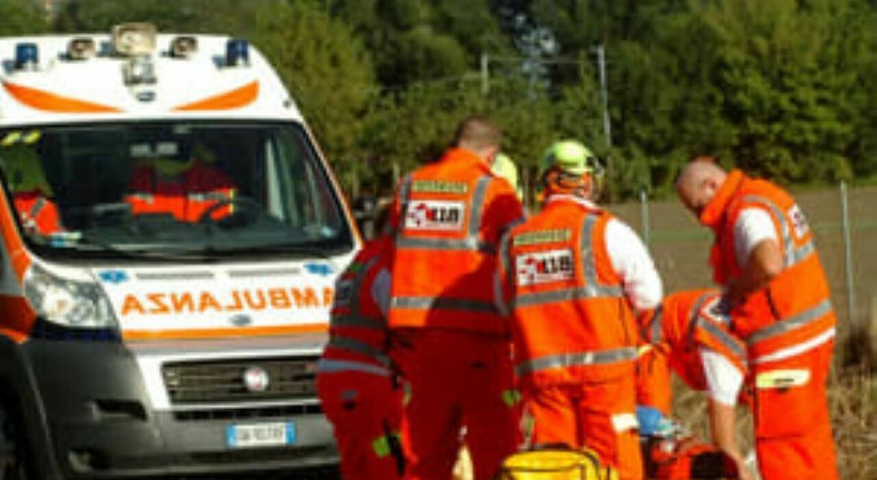 con lo scooter si schianta contro un auto che procedeva in senso inverso centauro perde la vita