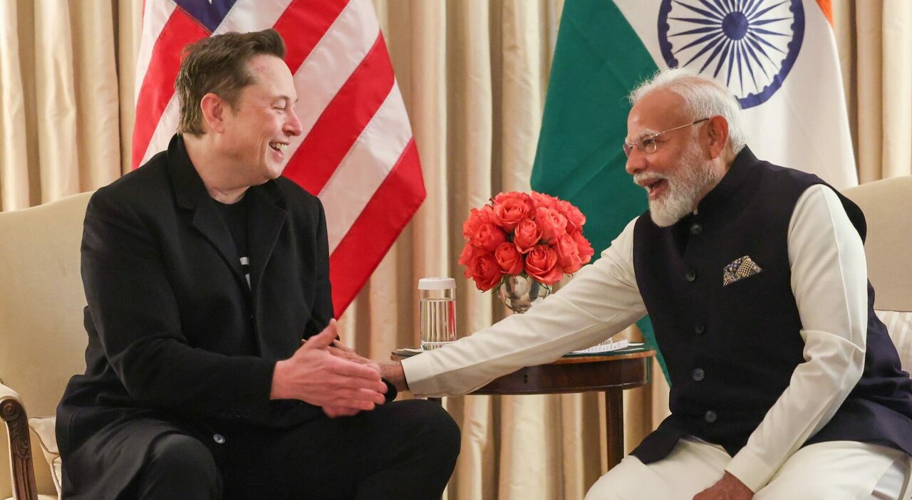 All'inizio di quest'anno il patron della Tesla Elon Musk e il premier Modi si sono incontrati a Washington dove hanno discusso «l'immenso potenziale di collaborazione in tecnologia e innovazione».