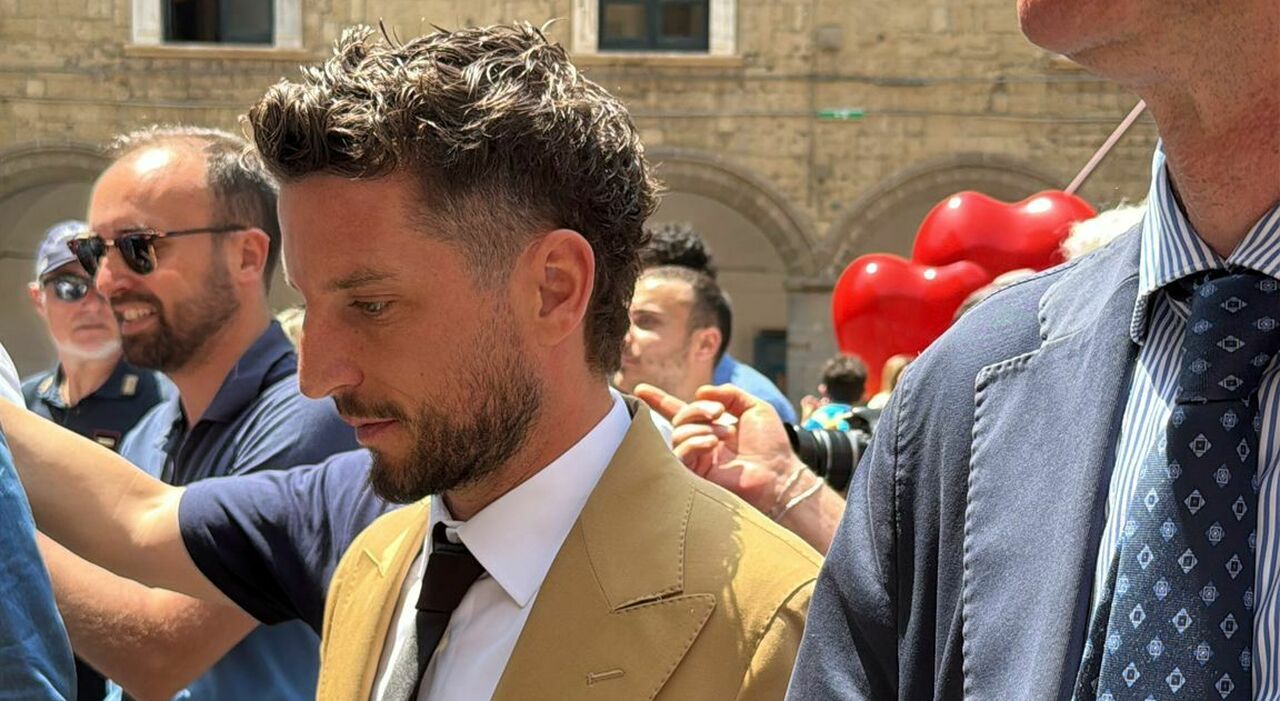 Mertens diventa cittadino onorario di Napoli. La diretta video