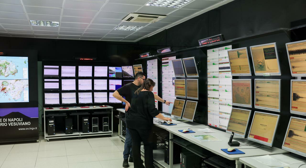 Campi Flegrei e Bradisismo, il monitoraggio digitale si allarga a Posillipo e Monte di Procida Campi Flegrei e Bradisismo, il monitoraggio digitale si allarga a Posillipo e Monte di Procida