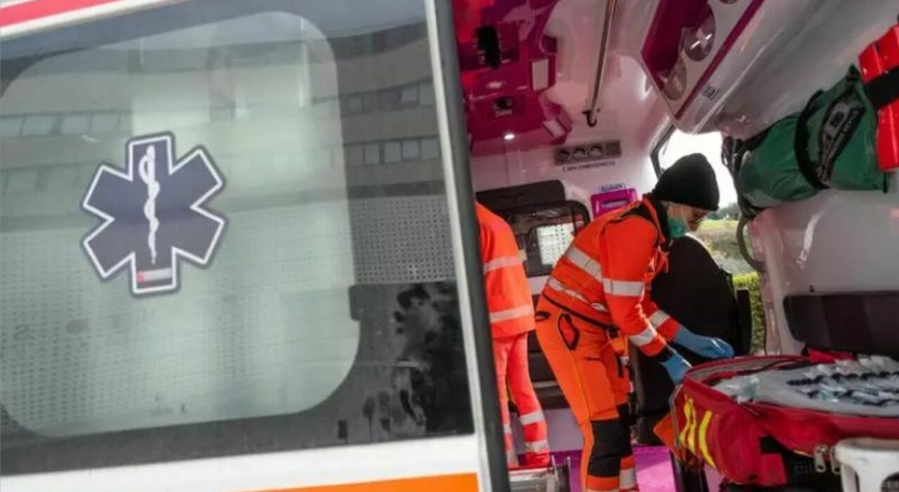 Ragazzo di 16 anni accoltellato al petto da un coetaneo: è gravissimo Ragazzo di 16 anni accoltellato al petto da un coetaneo: è gravissimo