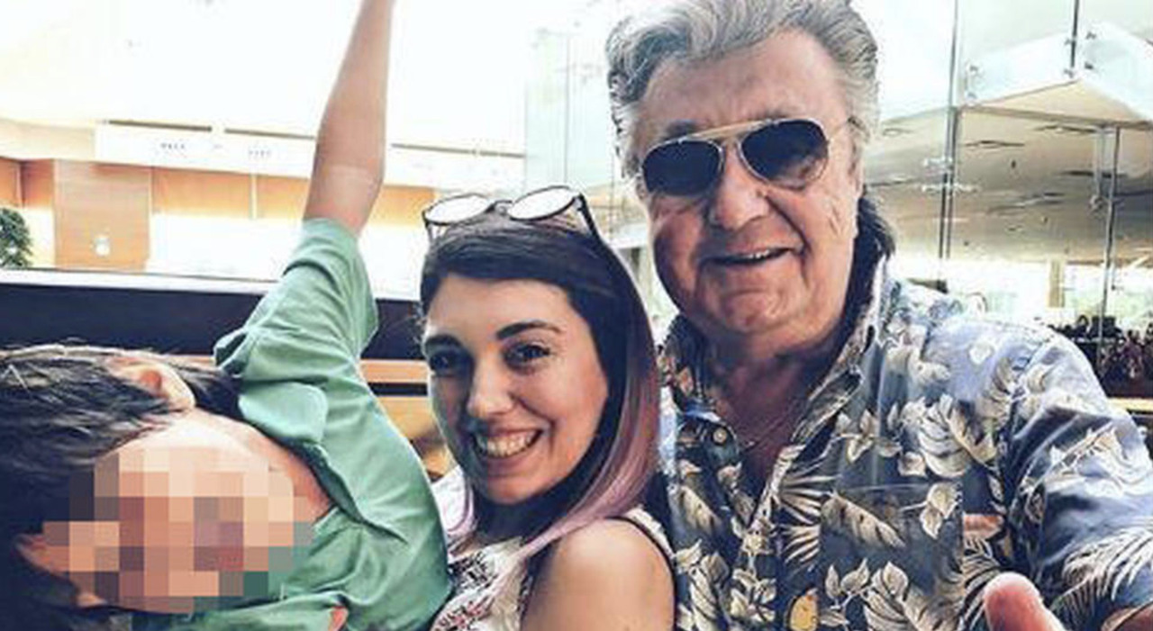 Veronica Satti: «Sono borderline, mi faccio tagli sulle braccia. Bobby Solo? Non ha mai fatto il padre» Veronica Satti: «Sono borderline, mi faccio tagli sulle braccia. Bobby Solo? Non ha mai fatto il padre»
