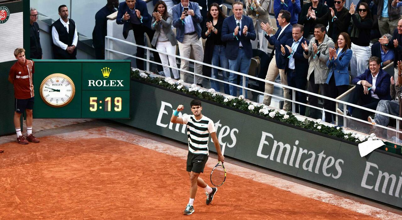 Sinner sfiora il Roland Garros: Carlos Alcaraz rimonta e vince a Parigi per la seconda volta consecutiva Sinner sfiora il Roland Garros: Carlos Alcaraz rimonta e vince a Parigi per la seconda volta consecutiva