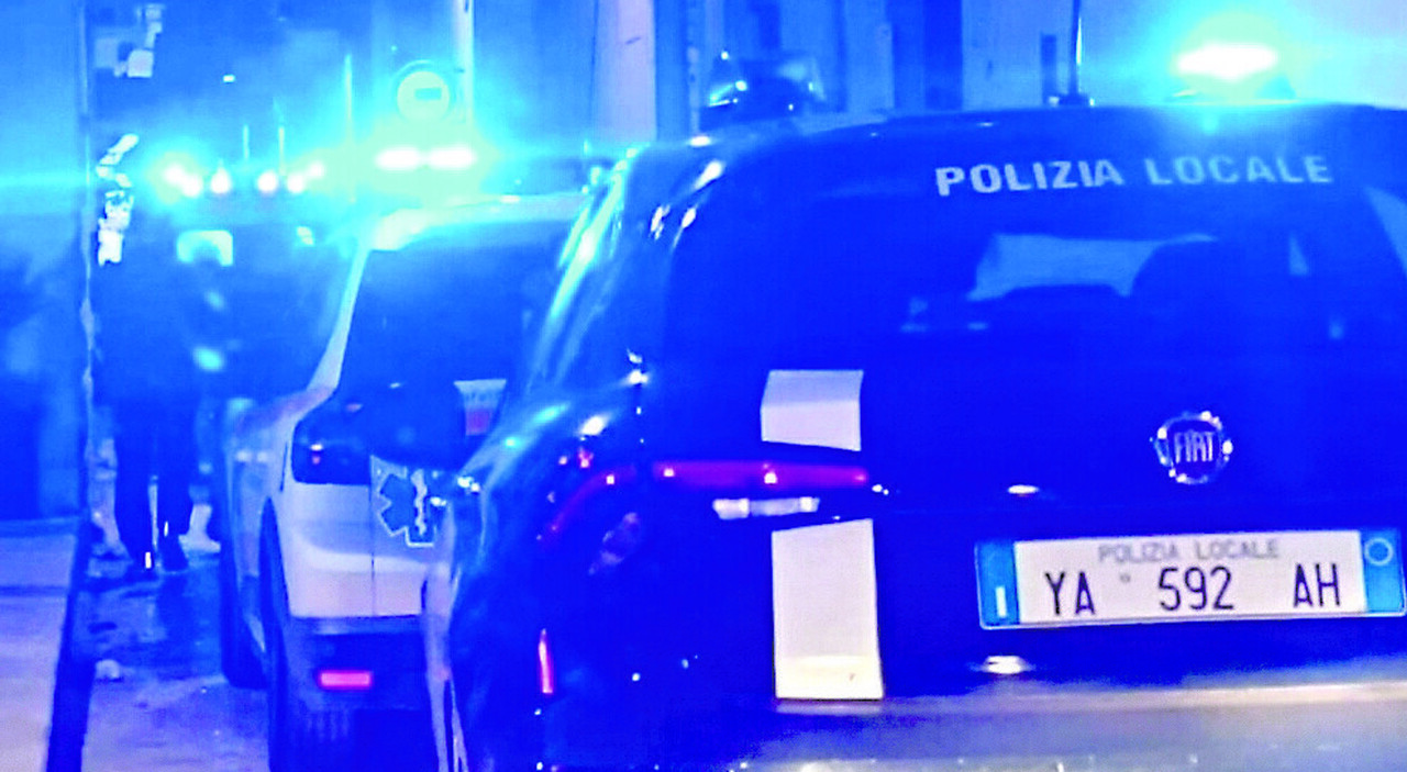 Tragico incidente, tenta di entrare in casa dal balcone e cade dal primo piano: muore una 30enne Tragico incidente, tenta di entrare in casa dal balcone e cade dal primo piano: muore una 30enne