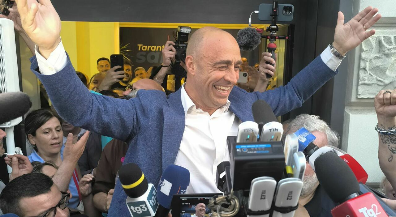 Ballottaggio a Taranto, Bitetti è il nuovo sindaco: parte la festa. «Ora lavoriamo insieme» Ballottaggio a Taranto, Bitetti è il nuovo sindaco: parte la festa. «Ora lavoriamo insieme»
