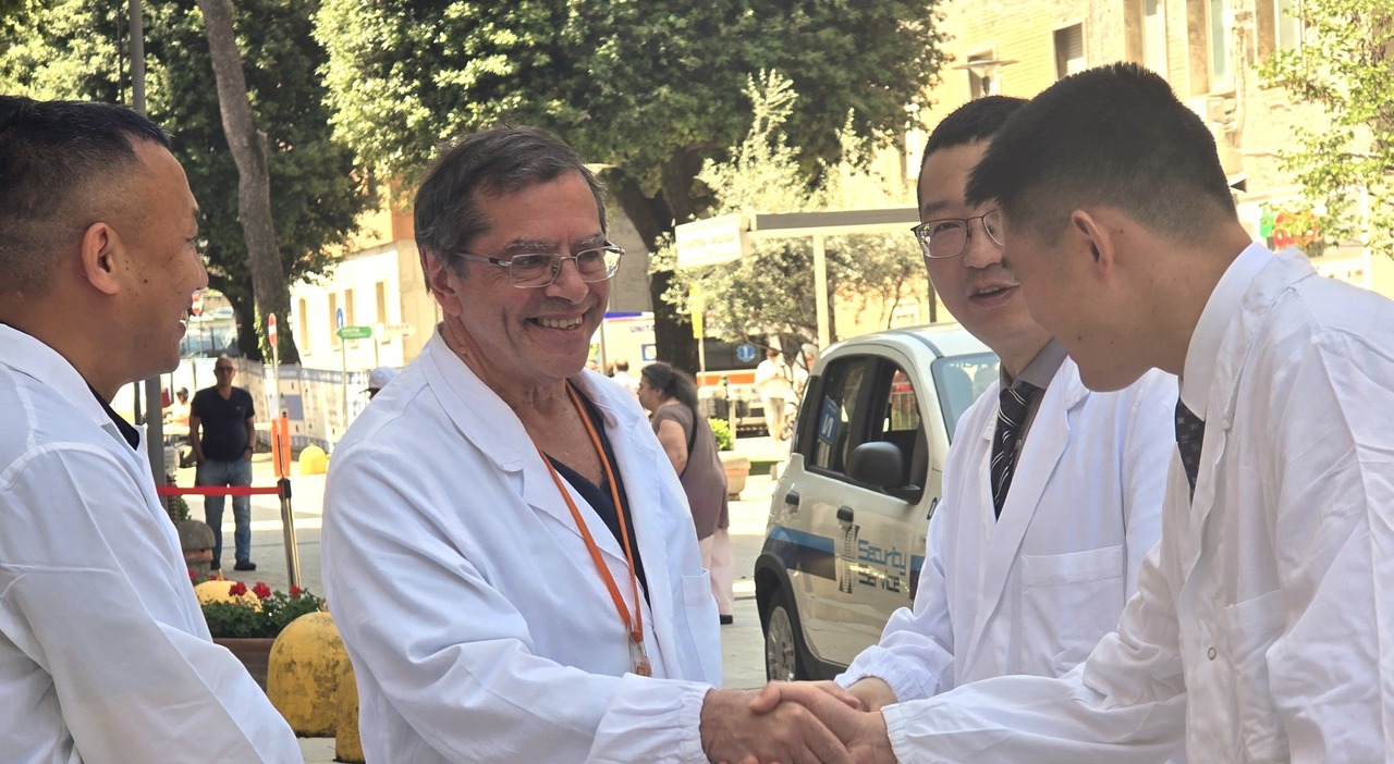 Ospedale Cardarelli di Napoli conquista la Cina: siglati accordi per insegnare nuove tecniche chirurgiche Ospedale Cardarelli di Napoli conquista la Cina: siglati accordi per insegnare nuove tecniche chirurgiche
