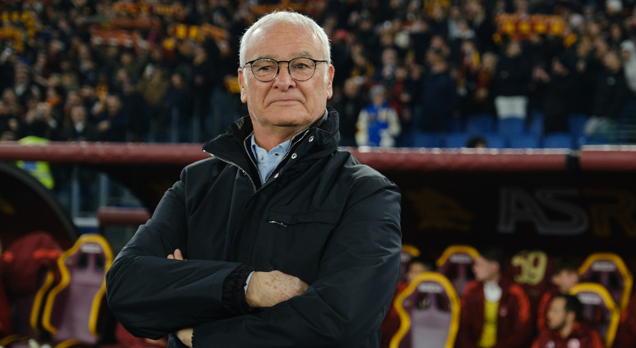 Ranieri rinuncia al ruolo di ct della Nazionale: niente doppio incarico, resta alla Roma Ranieri rinuncia al ruolo di ct della Nazionale: niente doppio incarico, resta alla Roma