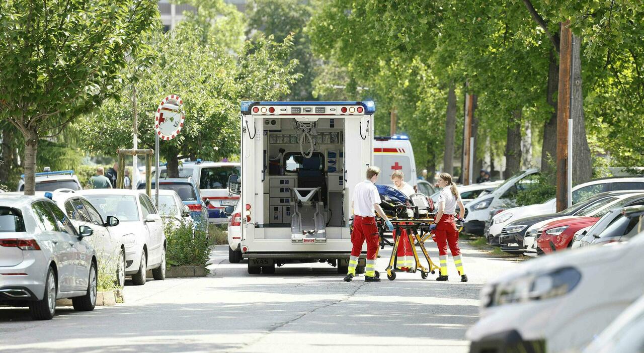 Sparatoria in una scuola a Graz, 7 studenti tra i 10 morti e 28 feriti: «Il killer trovato in bagno senza vita»