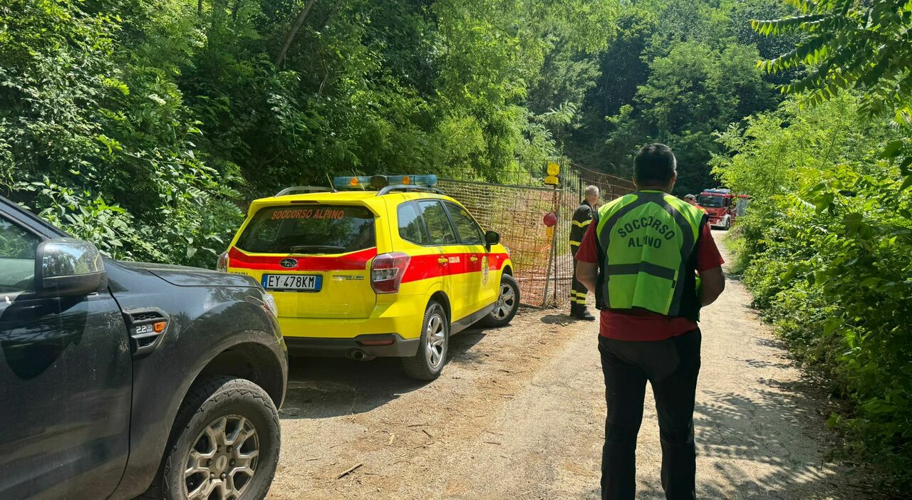 pap224 ha un malore durante l escursione con il figlio di 10 anni sul monte calvario il piccolo chiama i soccorsi ma il 49enne muore sotto i suoi occhi