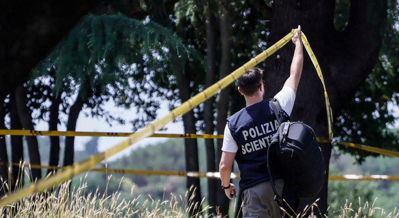 Il mistero della donna senza droga: una tenda vicino al corpo e indizi su un vestitino rosa che potrebbero rivelare il killer Il mistero della donna senza droga: una tenda vicino al corpo e indizi su un vestitino rosa che potrebbero rivelare il killer