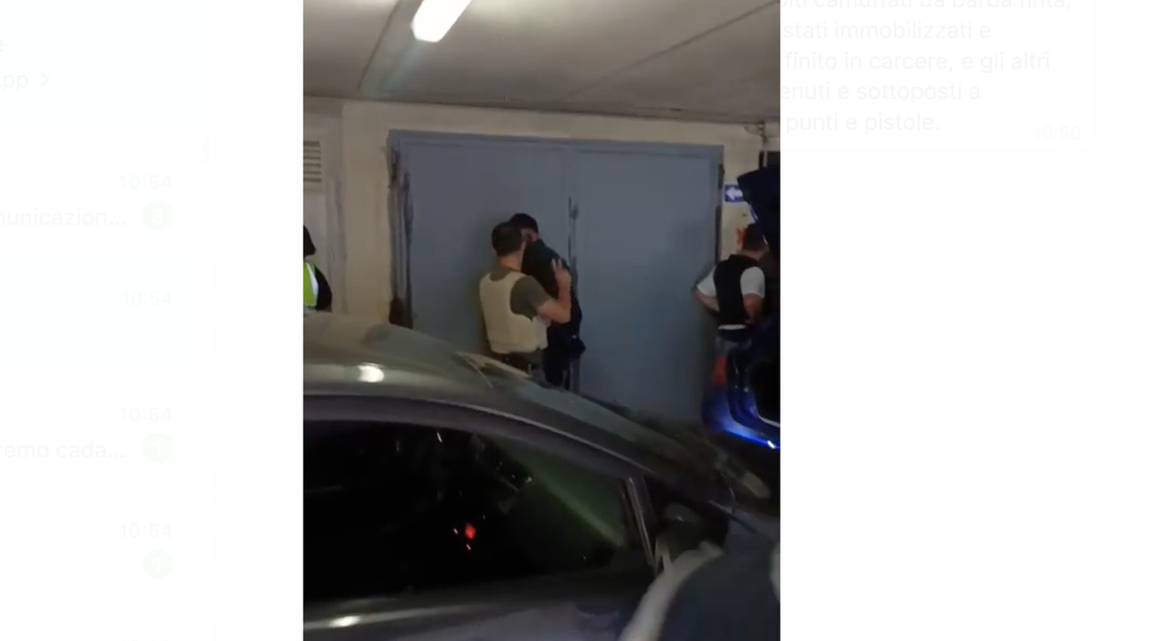 barbe e baffi finti pronti a rapinare un portavalori blitz della polizia e 4 arresti i nomi