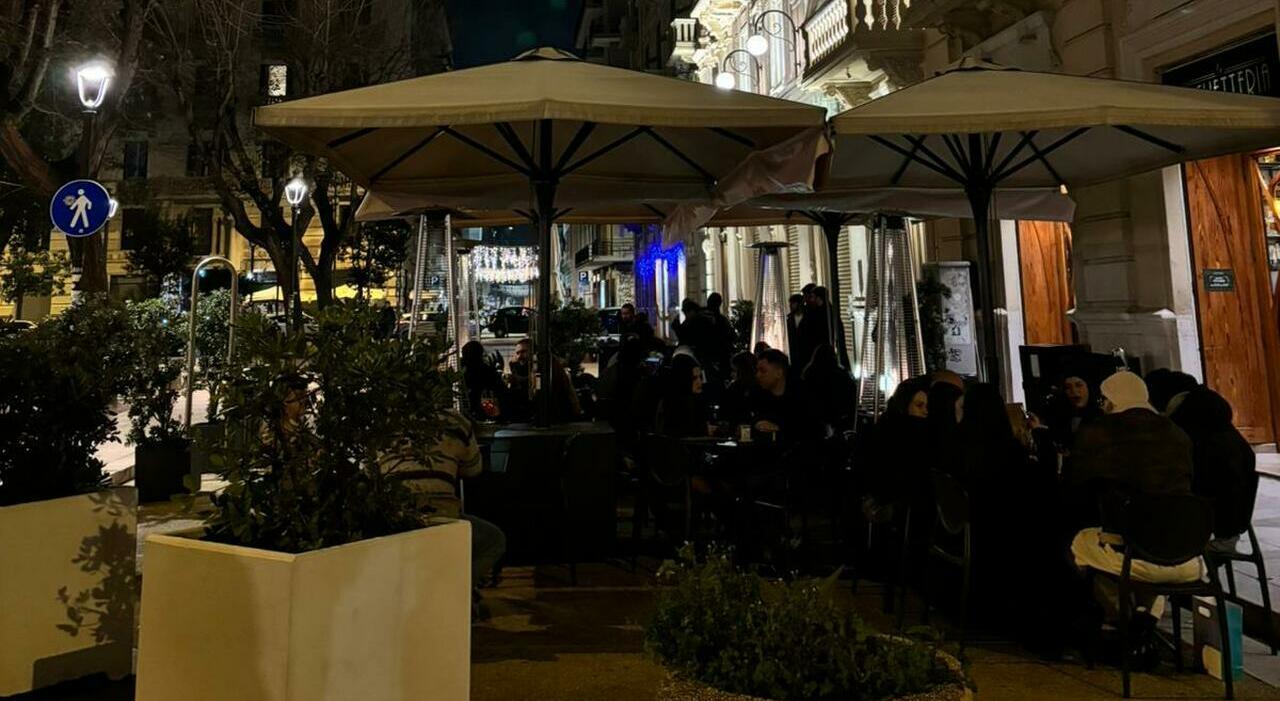 movida 232 polemiche sulle inaugurazioni ma da luned236 stop alle nuove aperture il regolamento