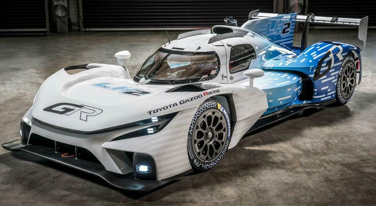 Il nuovo prototipo a idrogeno di Toyota