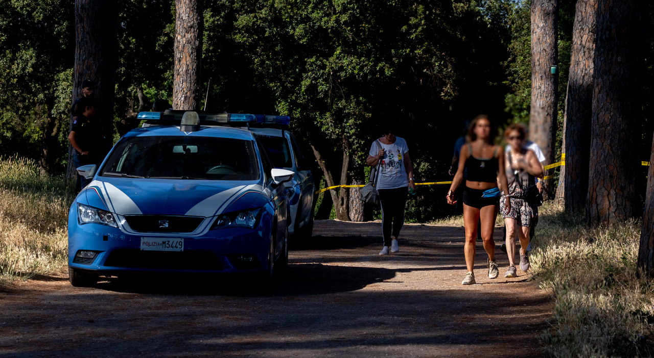 villa pamphili identificato l uomo che era con mamma e figlia decisivi due dettagli i punti ancora da chiarire
