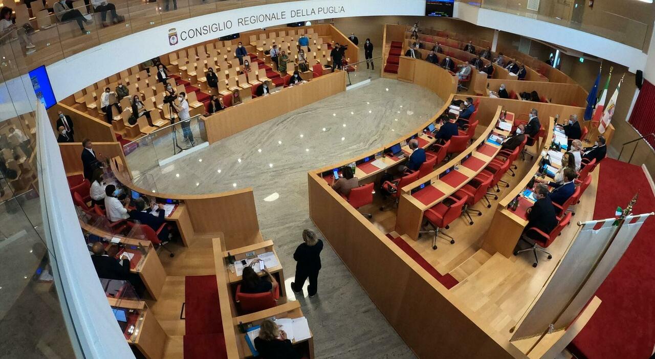 Centrosinistra pugliese in crisi, muro M5s: «Pronti a una dura opposizione» Centrosinistra pugliese in crisi, muro M5s: «Pronti a una dura opposizione»