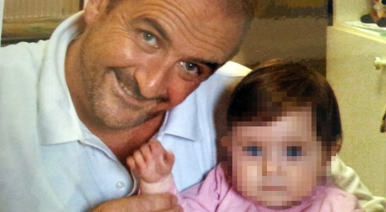 Chantal Tonello, ritrovata vicino a Budapest la bambina sequestrata dalla mamma 13 anni fa: è stata affidata alla nonna ma potrà riabbracciare papà Andrea Chantal Tonello, ritrovata vicino a Budapest la bambina sequestrata dalla mamma 13 anni fa: è stata affidata alla nonna ma potrà riabbracciare papà Andrea