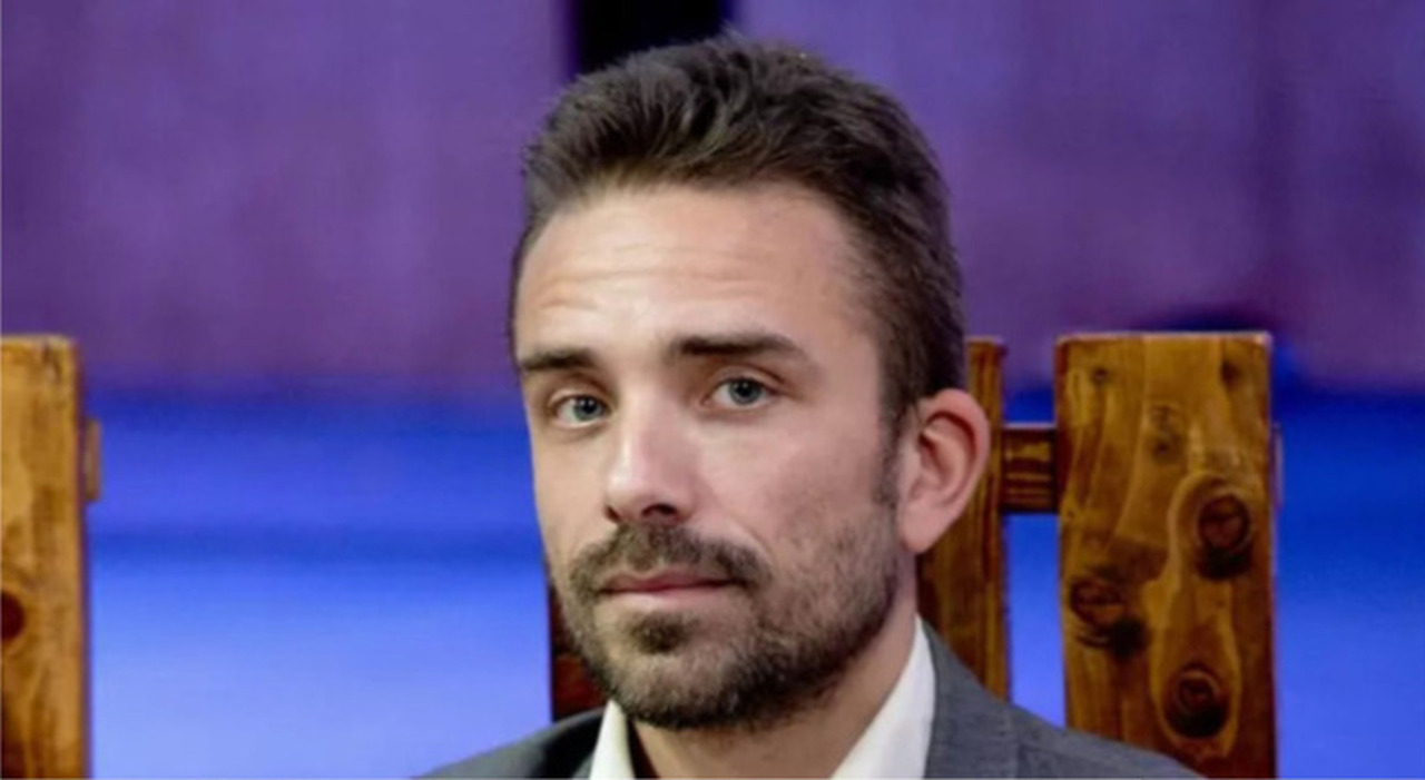 Arcigay Napoli, il presidente Antonello Sannino bloccato in Israele: «Rientro forse nei prossimi giorni» Arcigay Napoli, il presidente Antonello Sannino bloccato in Israele: «Rientro forse nei prossimi giorni»