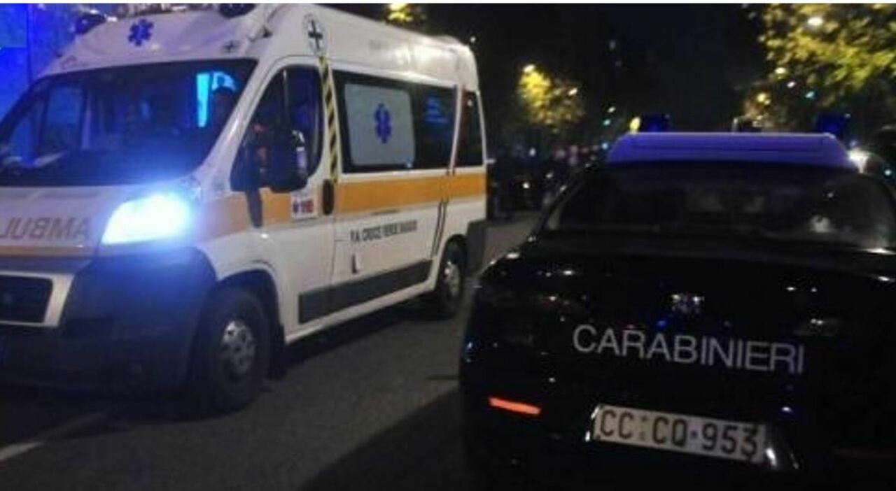 Choc a Tolentino, donna uccisa in strada a coltellate: sul posto 118 e carabinieri Choc a Tolentino, donna uccisa in strada a coltellate: sul posto 118 e carabinieri