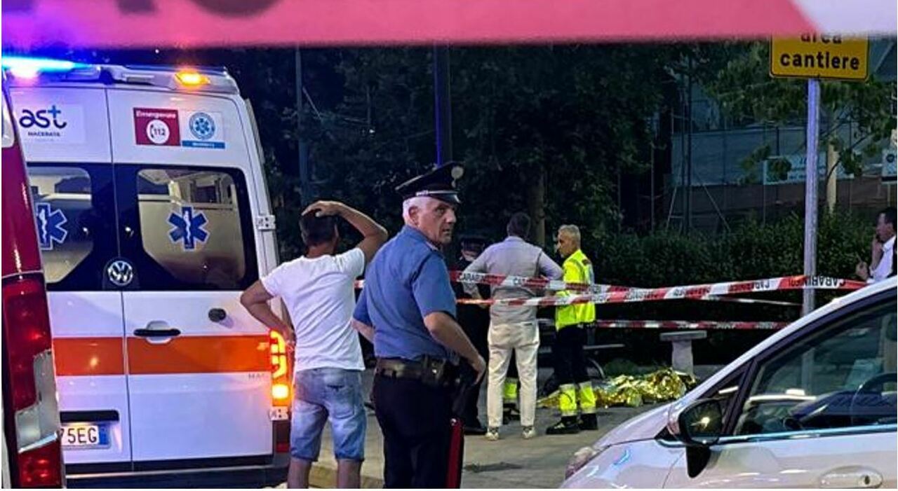Choc a Tolentino, mamma di due figli uccisa in strada a coltellate: l Choc a Tolentino, mamma di due figli uccisa in strada a coltellate: l