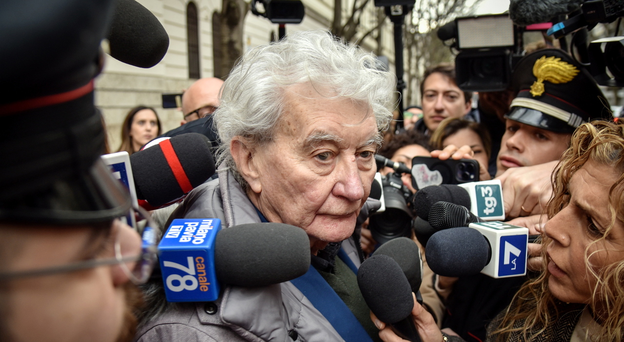 «Nel Fruttolo c?è il dna di Andrea Sempio. Un sogno, ma ognuno lo interpreti come vuole»: l?incubo inquietante dell?avvocato Lovati «Nel Fruttolo c?è il dna di Andrea Sempio. Un sogno, ma ognuno lo interpreti come vuole»: l?incubo inquietante dell?avvocato Lovati
