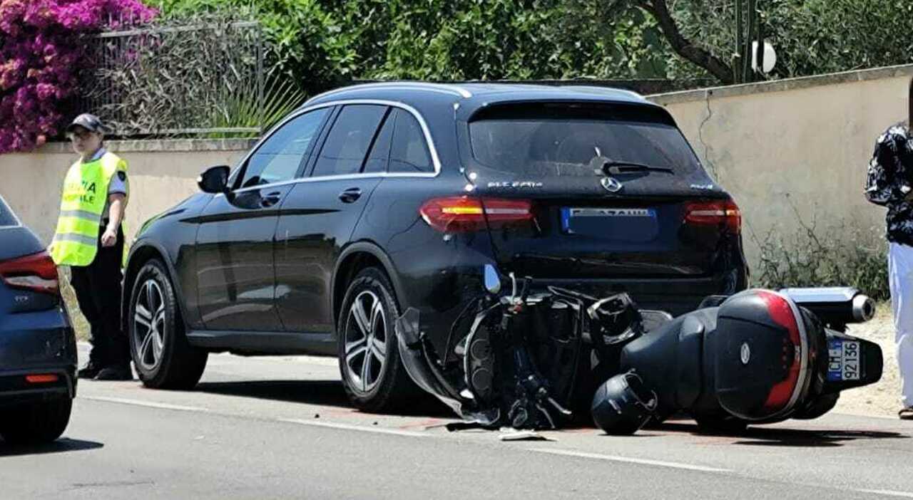 Incidente sulla via del mare: scontro tra auto e moto, grave un 57enne Incidente sulla via del mare: scontro tra auto e moto, grave un 57enne