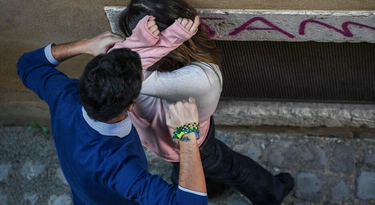 https://statics.cedscdn.it/photos/MED_HIGH/2025/06/15/8899864_15175705_ragazza_incinta_aggrdita_fidanzato_stacca_lingua_morsi_arezzo_oggi_15_6_2025.jpg