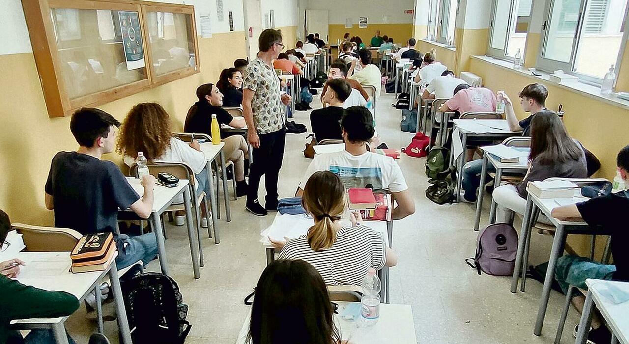 Da mercoledì la Maturità per 36.900 studenti pugliesi Da mercoledì la Maturità per 36.900 studenti pugliesi