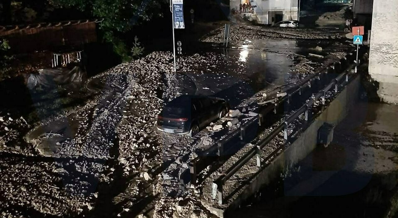 Frana a Cadore, colata di roccia sull Frana a Cadore, colata di roccia sull
