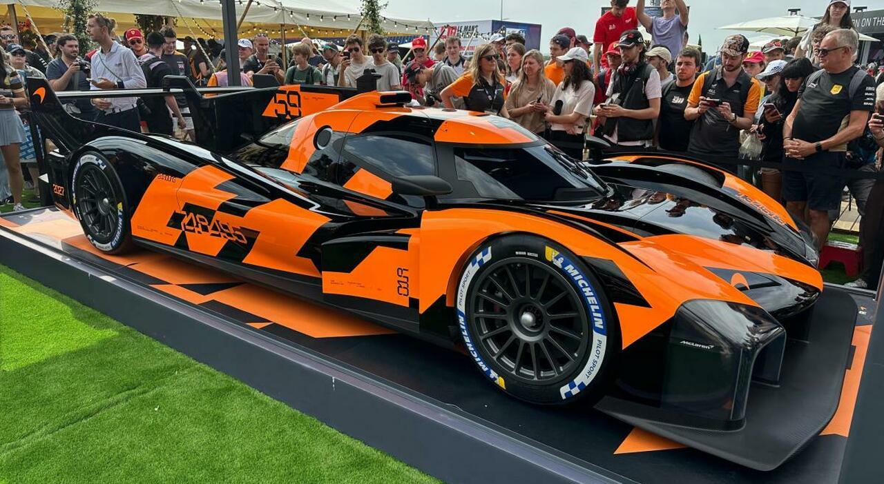 la McLaren svelata alla 24 Ore di Le Mans 2025