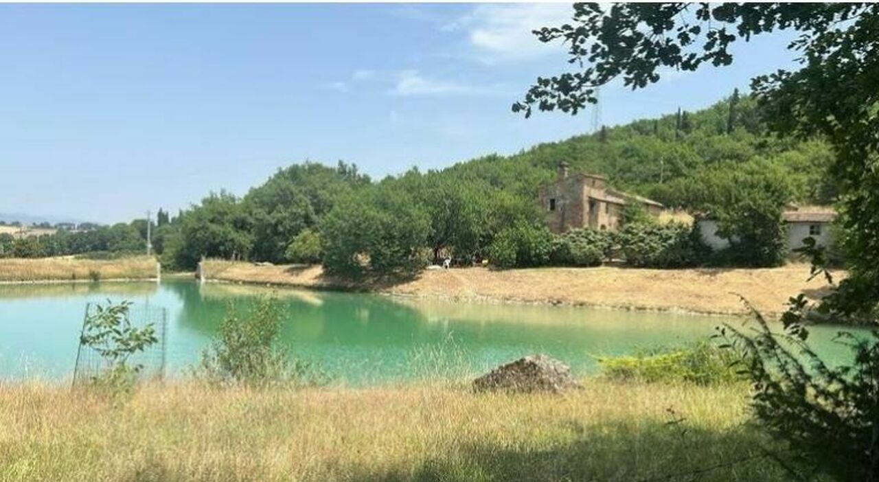 ragazzo di 14 anni si tuffa in un laghetto artificiale e muore era con i compagni a festeggiare la fine della scuola