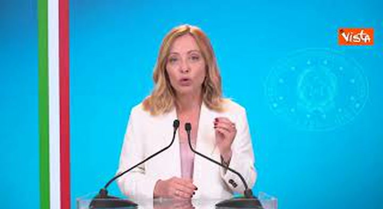 https://statics.cedscdn.it/photos/MED_HIGH/2025/06/16/8901476_poster.jpg