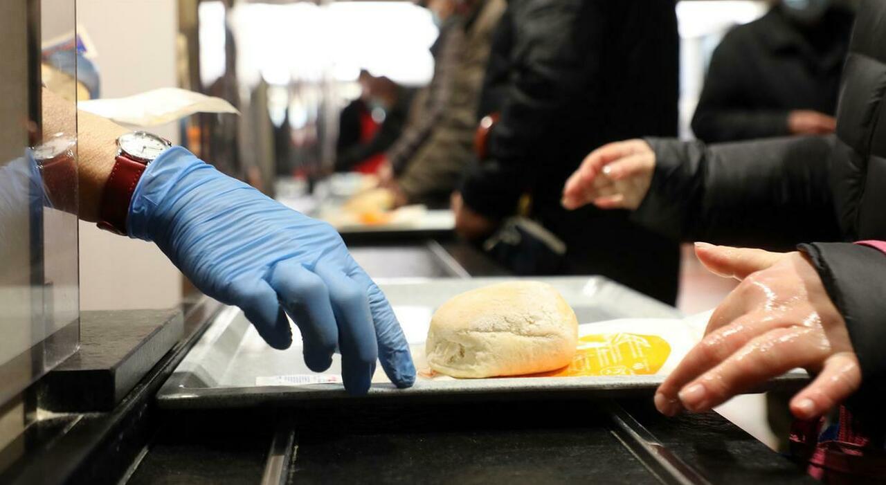 Il rapporto Caritas: italiani sempre più poveri, boom al Nord. Chiede aiuto anche chi ha un lavoro Il rapporto Caritas: italiani sempre più poveri, boom al Nord. Chiede aiuto anche chi ha un lavoro