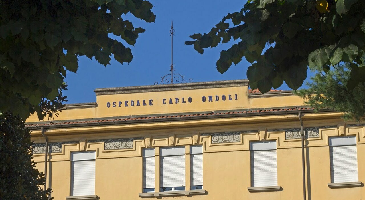 https://statics.cedscdn.it/photos/MED_HIGH/2025/06/16/8901733_16184014_giuseppe_rizzotti_anna_adele_castoldi_omicidio_suicidio_angera_oggi_16_6_2025.jpg