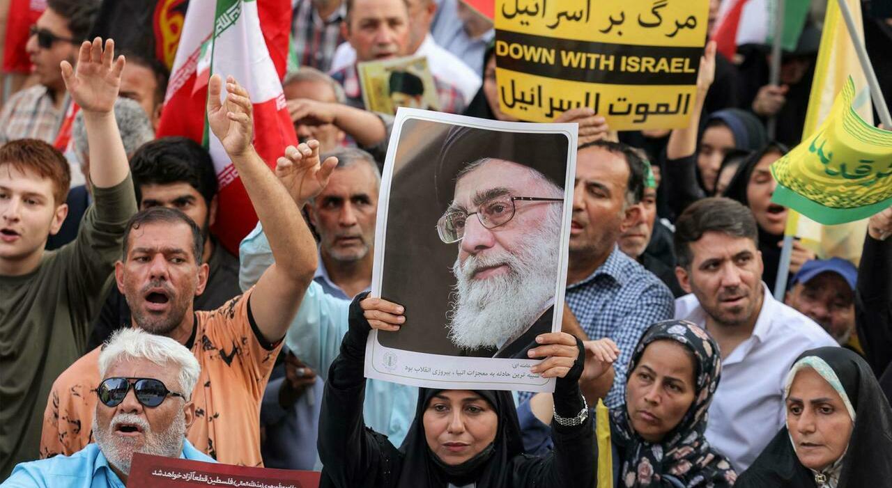 Khamenei prova a salvarsi: un salvacondotto russo per arrivare in segreto a Mosca. Netanyahu: «Ucciderlo porterà la pace» Khamenei prova a salvarsi: un salvacondotto russo per arrivare in segreto a Mosca. Netanyahu: «Ucciderlo porterà la pace»