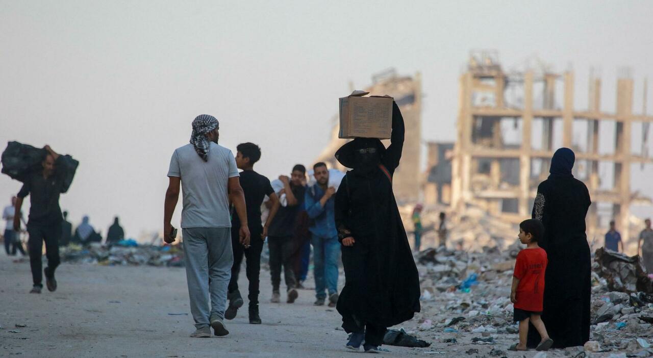 https://statics.cedscdn.it/photos/MED_HIGH/2025/06/17/8903347_17102531_gaza.jpg
