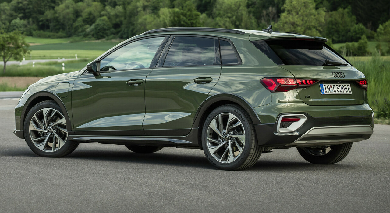 La nuova Audi A3 Allstreet TFSI e
