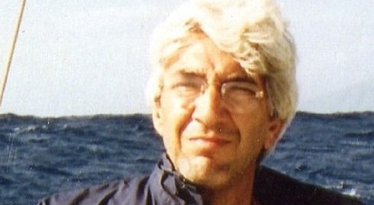 Disperso in mare e trascinato dalla corrente, Federico Ottaviano torna a riva da solo dopo 20 ore: «Ho rivisto tutta la mia vita». Come si è salvato Disperso in mare e trascinato dalla corrente, Federico Ottaviano torna a riva da solo dopo 20 ore: «Ho rivisto tutta la mia vita». Come si è salvato